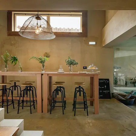 Valley House Bed & Breakfast 4*