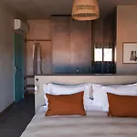 Valley House 4*