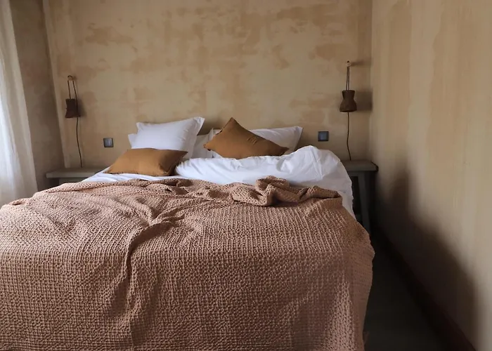 Valley House Bed and Breakfast 4*
