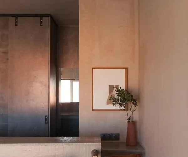 Valley House 4*