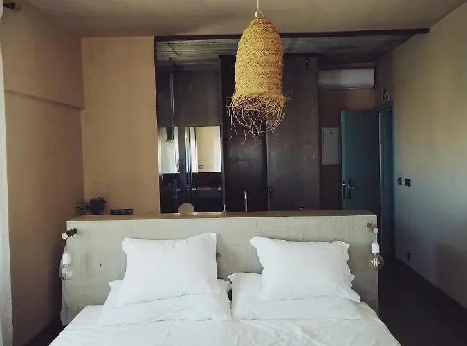 Valley House Bed & Breakfast 4*