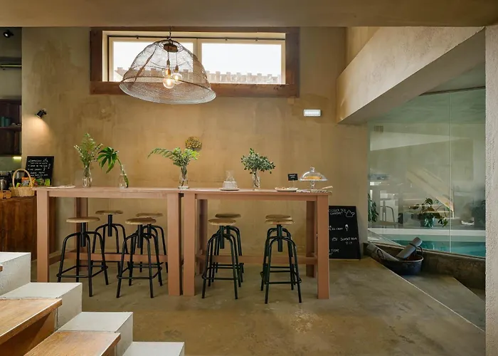 Valley House Bed & Breakfast 4*